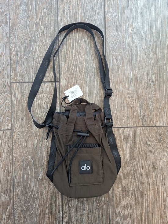 ALO Yoga Handbags - ALO Yoga Crossbody Bucket Bag Utility Espresso Black Athletic Purse